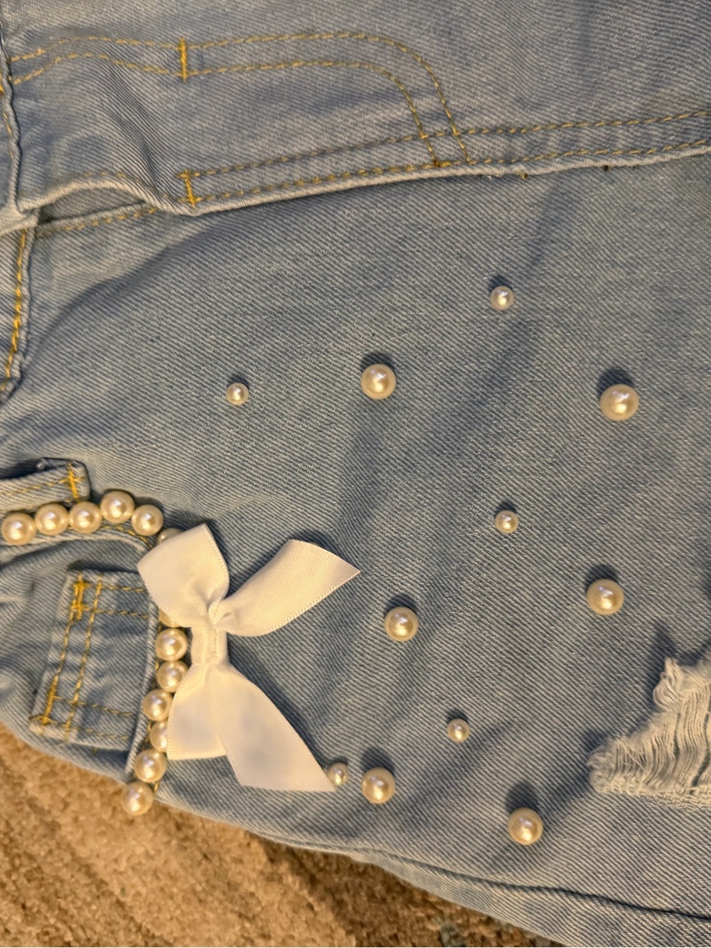 Toddler Girl Pearl-Trim Light Blue Denim Shorts with Bows Size 6 - Picture 3 of 3